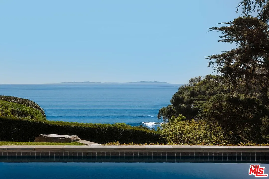 7 bed, 6.0 bath, 5764 sqft, $75,000 — Photo 1