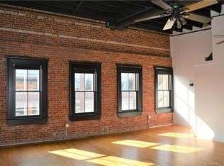 11 N Main St #3R, Norwalk, CT 06854