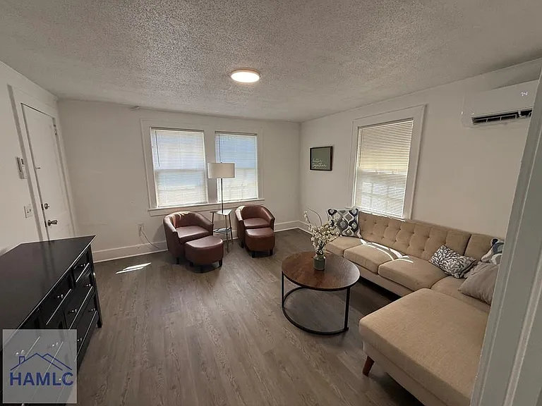 556 E Cherry St #3 — Photo 2