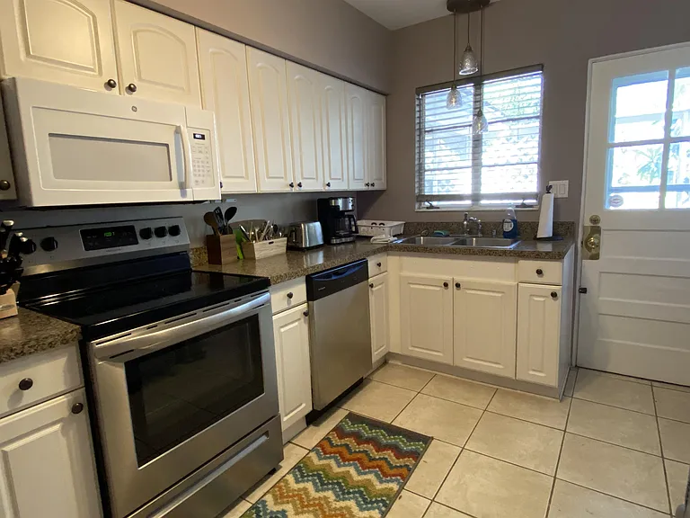 117 N Fern Creek Ave — Photo 11