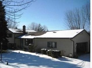 5890 Beach Rd, Wadsworth, OH 44281