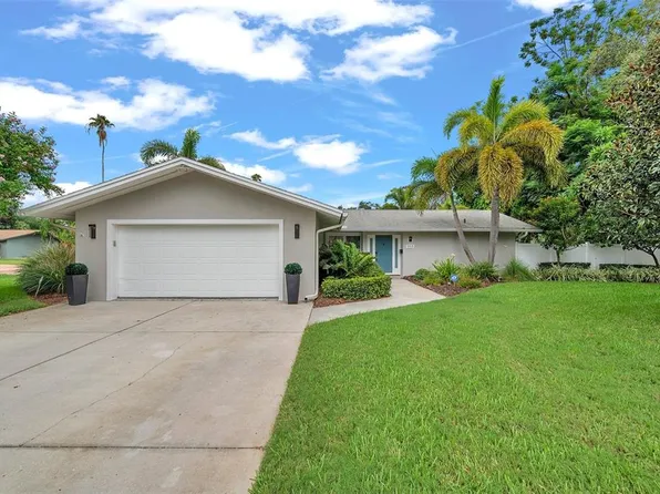 955 Serpentine Dr S, Saint Petersburg, FL 33705