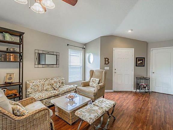 2nd image of 10475 Blackmore Dr