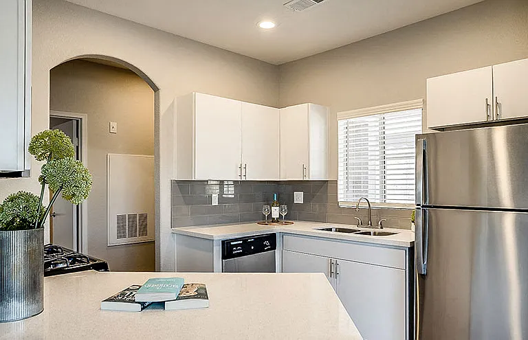 Bella Solara Apartment Homes — Photo 4