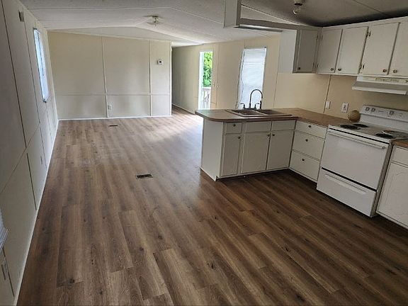 4th image of 5030 Denton Rd