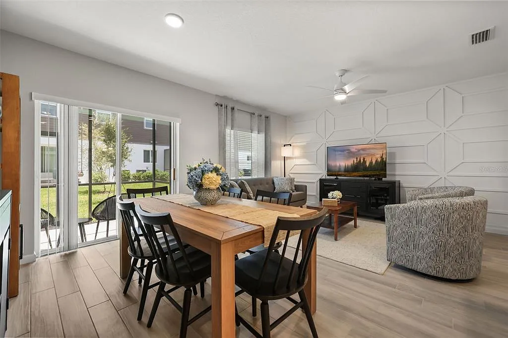 3 bed, 2.5 bath, 1451 sqft, $3,500 — Photo 4