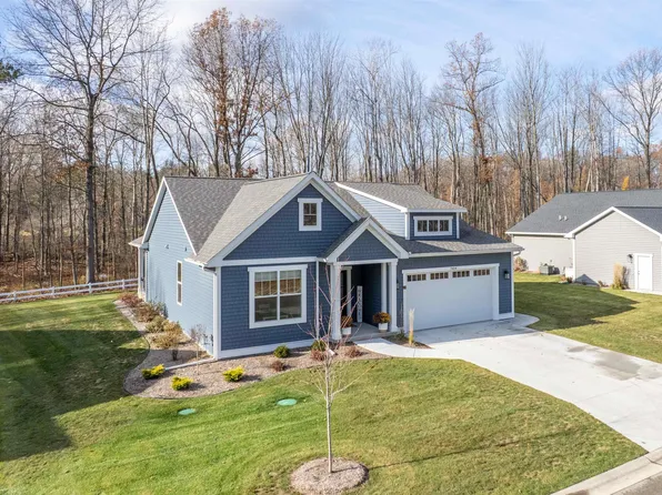 7404 Boulder Creek Dr, Midland, MI 48642