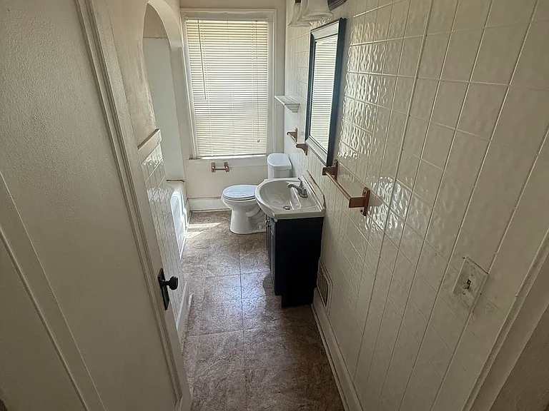 3825 Wayne Ave #4 — Photo 5