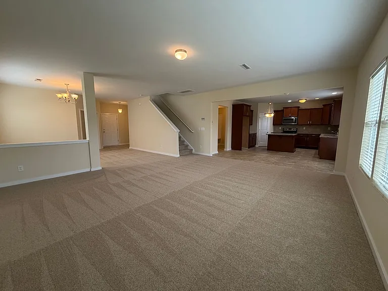 1328 Shaw Ave — Photo 8