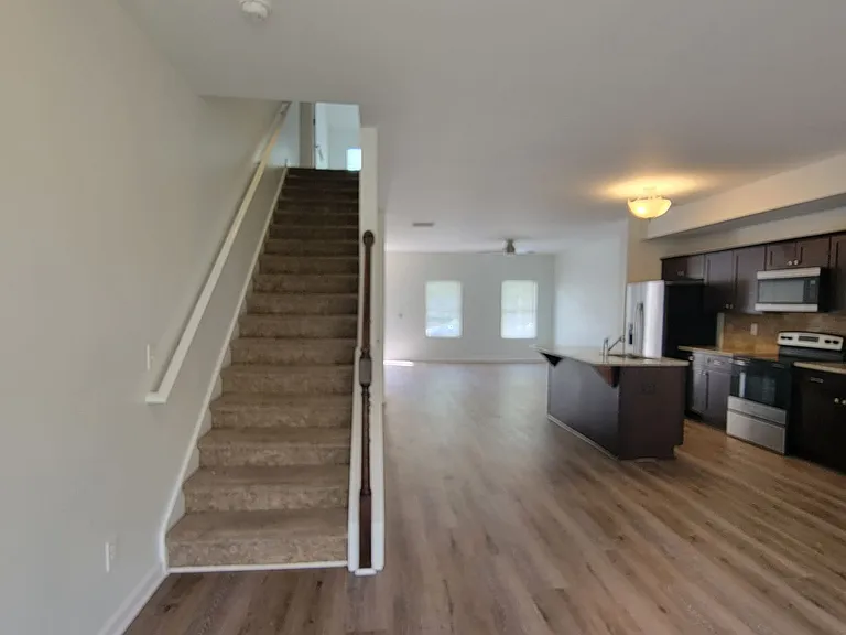 1576 Iris Walk — Photo 8