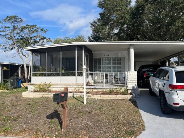 2204 Miramont Cir, Valrico, FL 33594