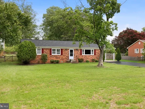 8911 Peabody St, Manassas, VA 20110