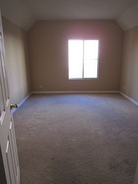 4th image of 550 Camino De La Reina Unit 213
