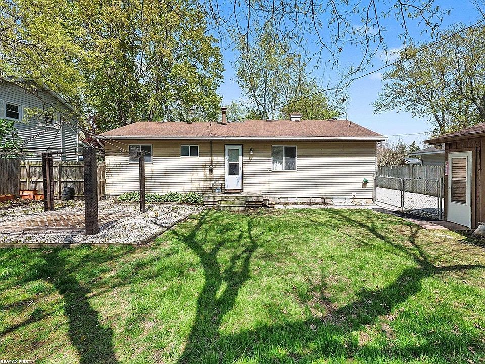 371 Colonial Ln, photo 23