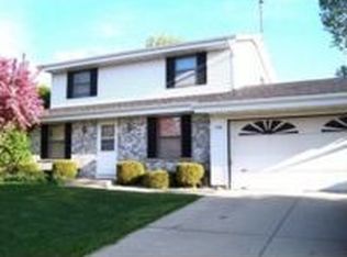 508 Lilac Ln, West Bend, WI 53095