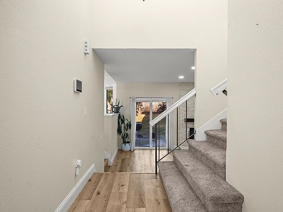 3rd image of 8236 Crestshire Cir