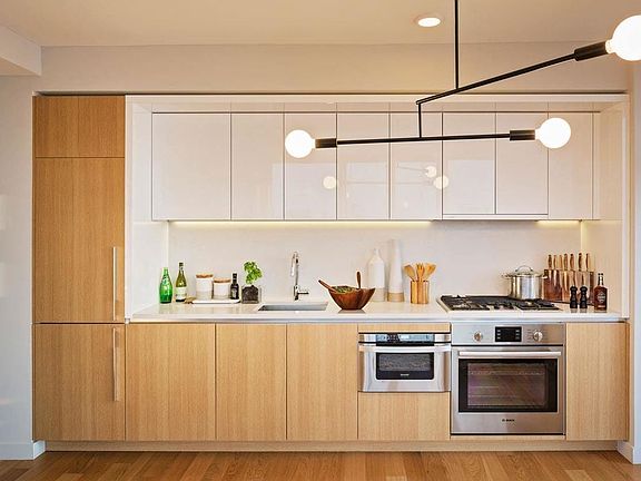 3rd image of 605 W 42nd St APT 38U