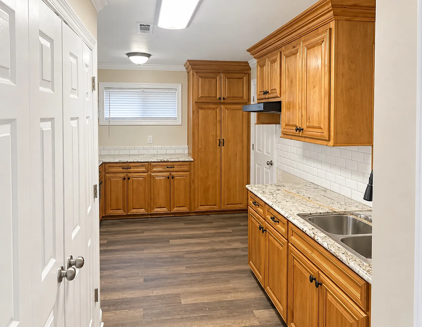 102 Hilltop Dr — Photo 2