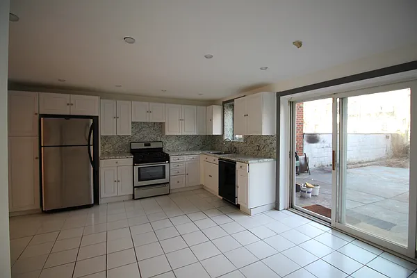 Rented by Brooklyn Real Inc | media 21