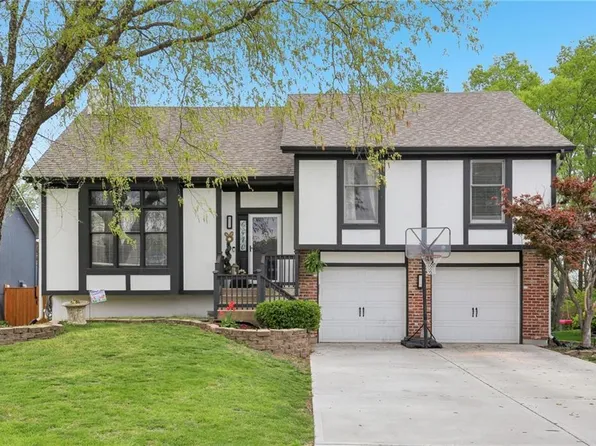 6410 Anderson St, Shawnee, KS 66226