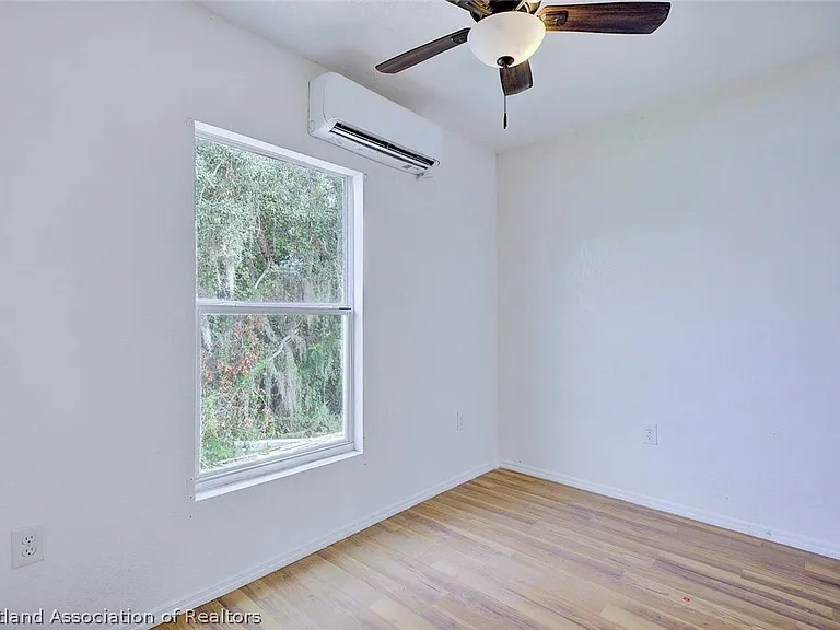 1547 Sycamore Ave — Photo 20