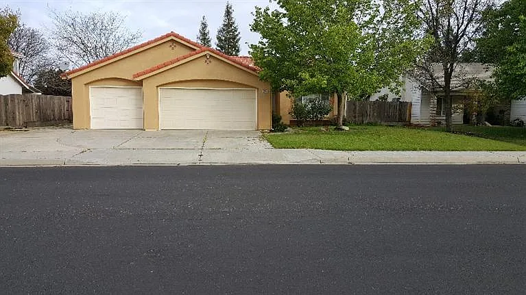 2241 Magill Ave photo 1