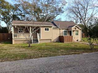 406 N Pecan St, Angleton, TX 77515