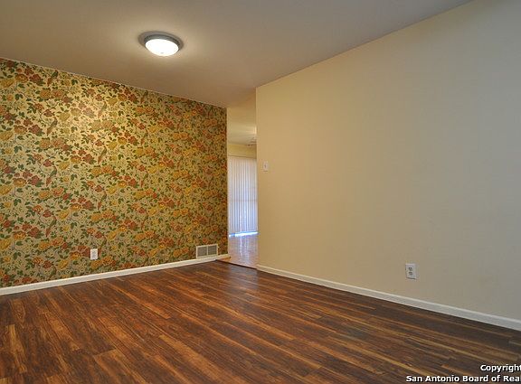 4th image of 6046 Windyhill Dr