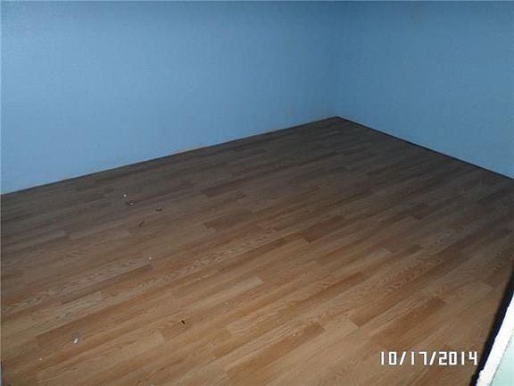 5th image of 526 Mary Jane Ln
