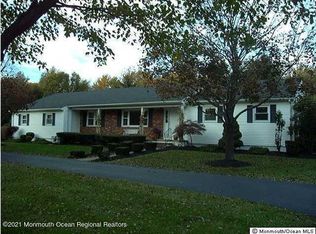 298 Middle Rd, Holmdel, NJ 07733