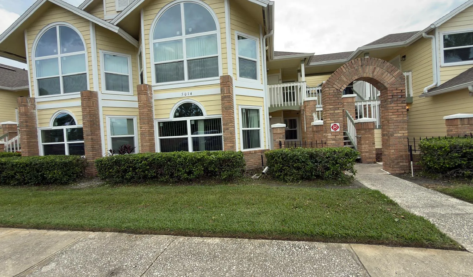 3 bed, 1220 sqft, $2,000 — Photo 1