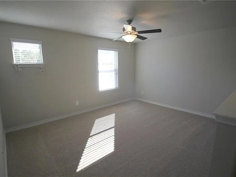 509 Whitney Trl — Photo 6
