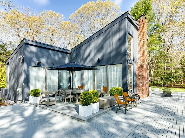 628 Hands Creek Rd — Photo 1