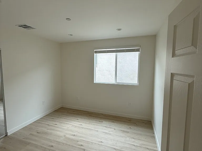 8210 Bell Ave — Photo 14