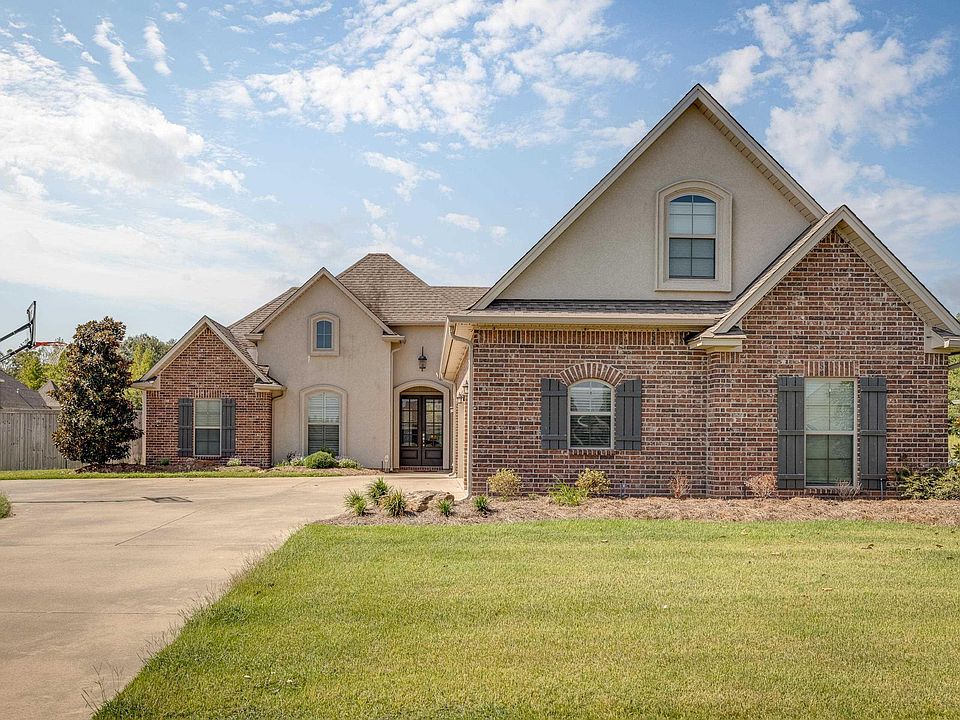 1st image of 601 East Frenchmans Bend