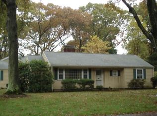 274 Miantonomo Dr, Warwick, RI 02888