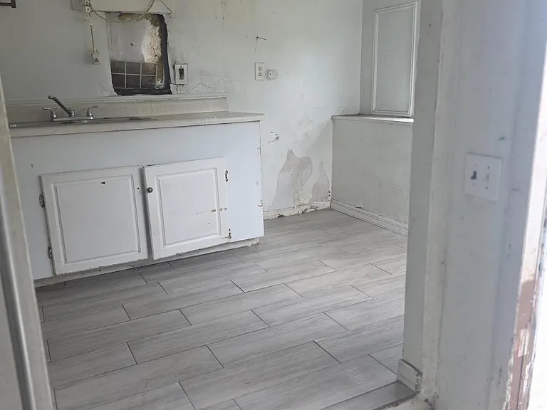 2329 Denver St #3 — Photo 6
