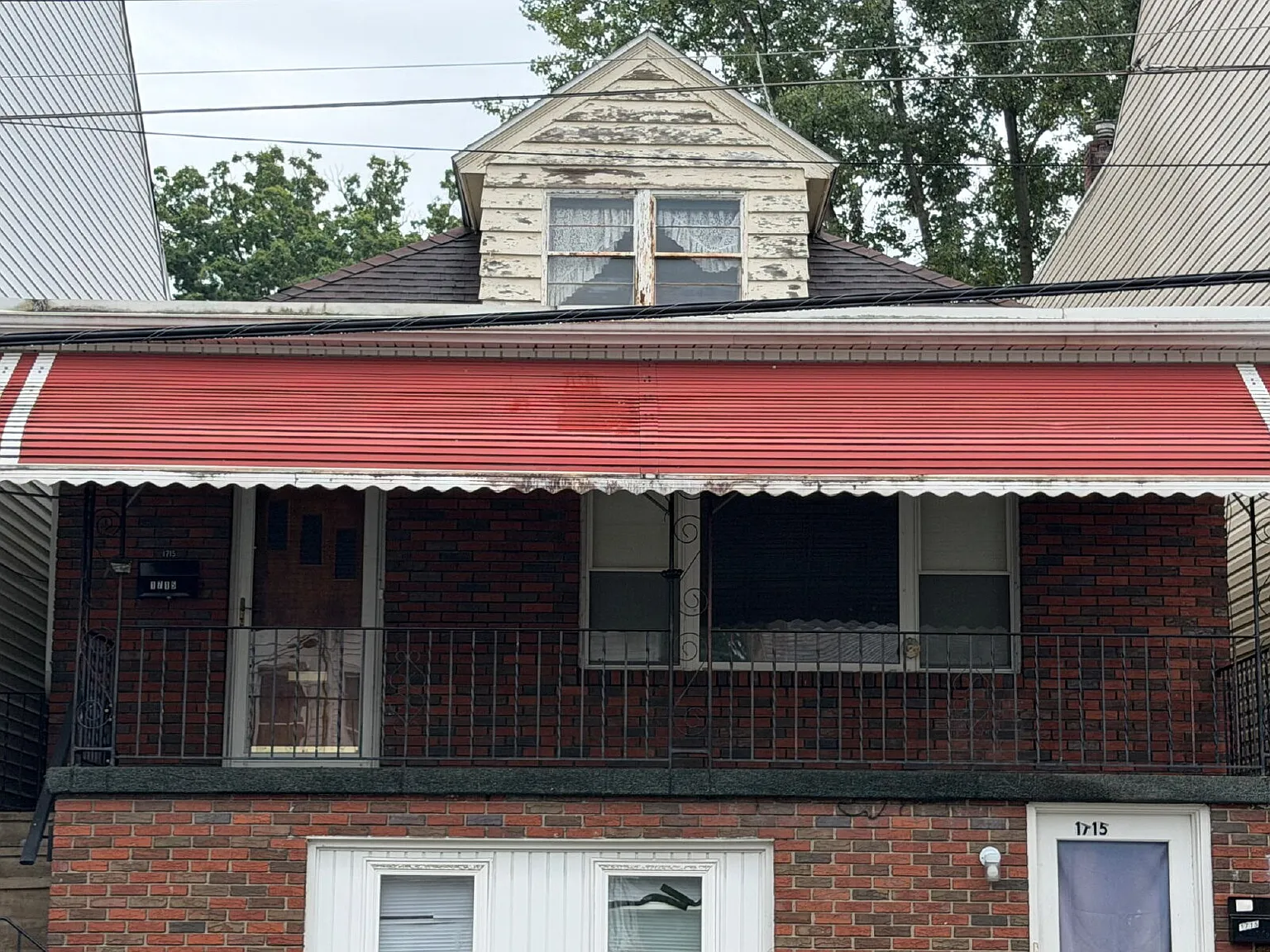 3 bed, 1.0 bath, $1,195 — Photo 2