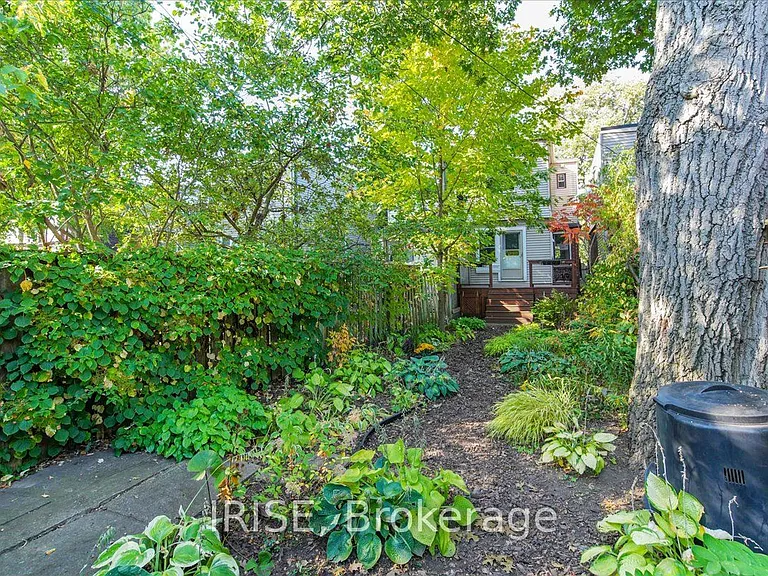 61 Chisholm Ave — Photo 26