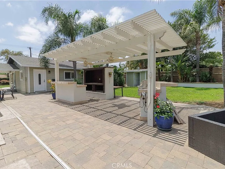 10249 Jurupa Rd — Photo 14