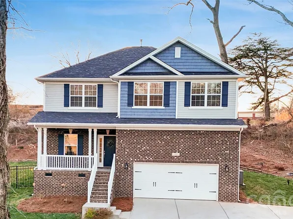 211 Macon Dr, Statesville, NC 28625