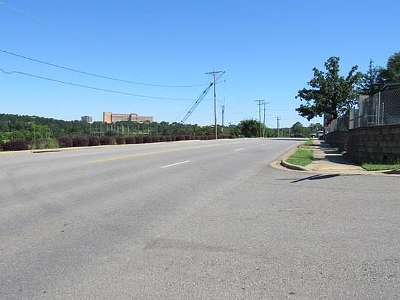 5th image of 1101 Fair Park Blvd