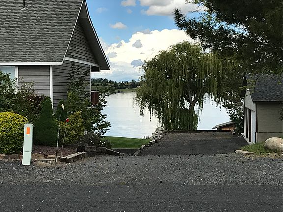 2nd image of 4283 Shorecrest Dr NE