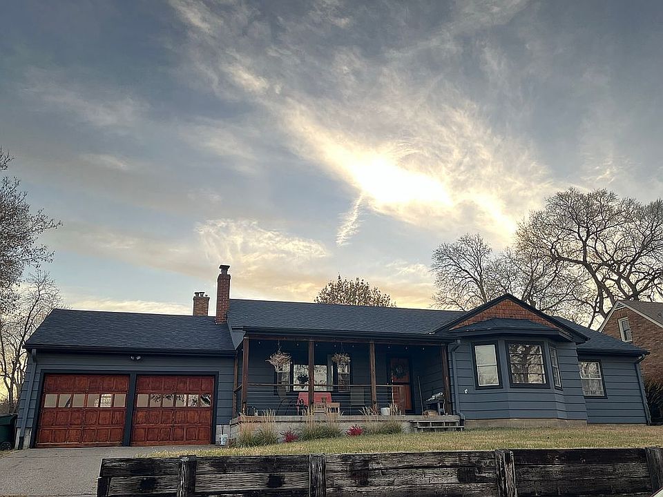 1st image of 146 W Gilman Ter