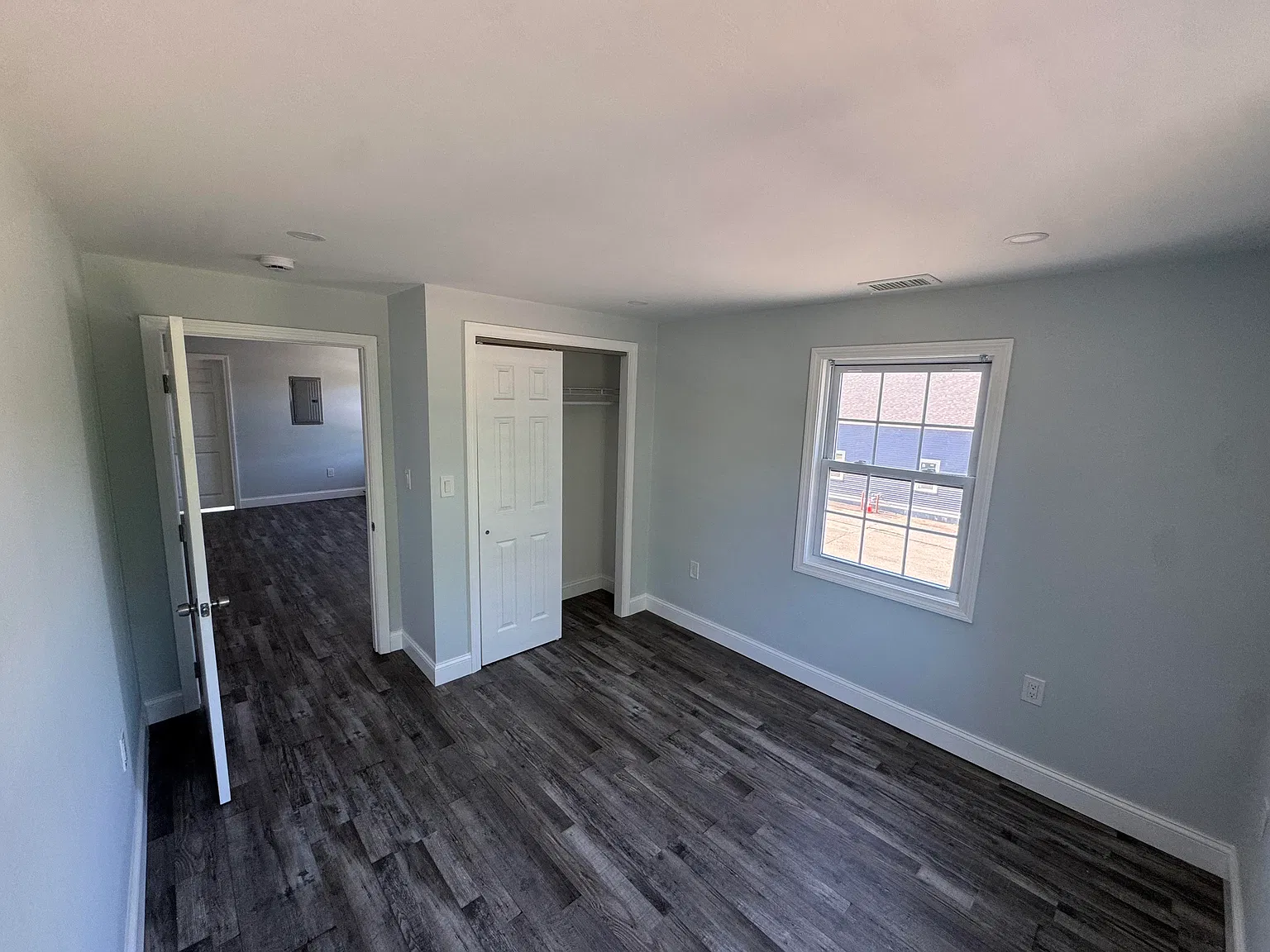 3 bed, 1000 sqft, $2,800 — Photo 4