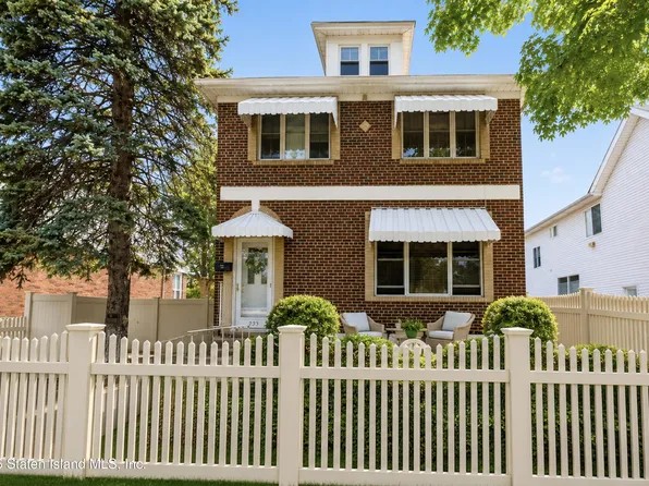 233 Seaview Ave, Staten Island, NY 10305