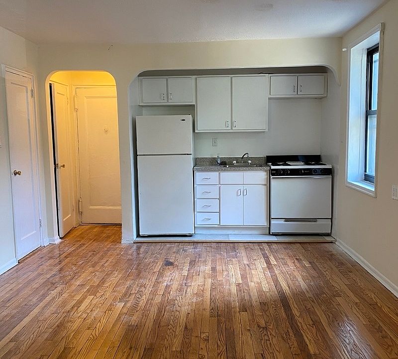 1st image of 300 Linden Blvd #B1