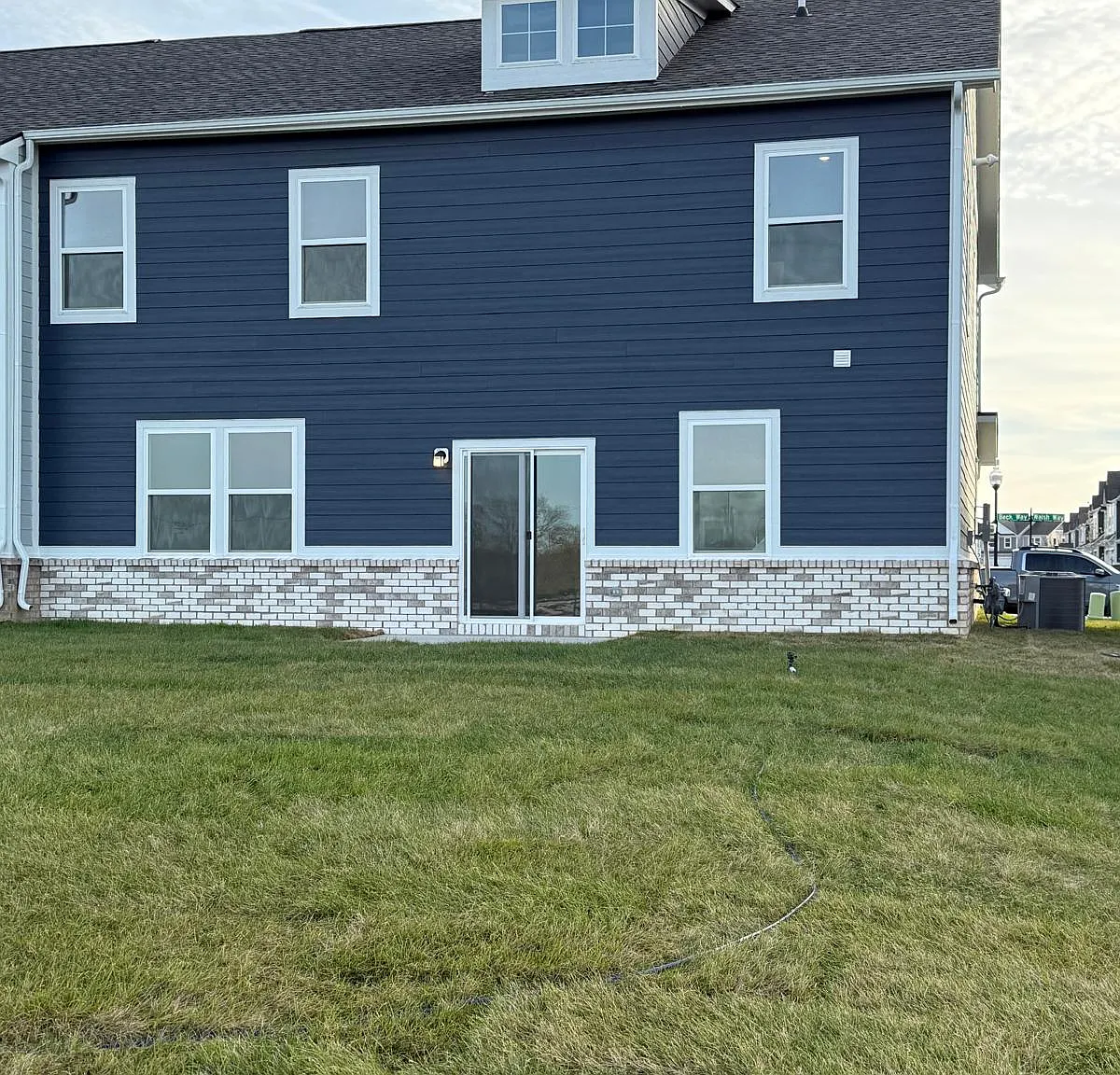 5 bed, 2247 sqft, $2,400 — Photo 3