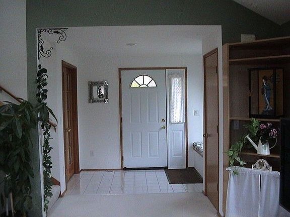 3rd image of 7403 87th Pl NE