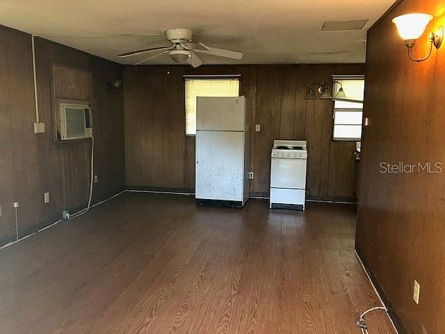 2nd image of 8113 Stuart Ln